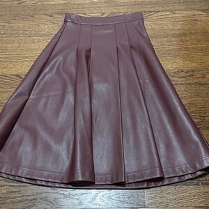 Elegant burgundy Leather Skirt.